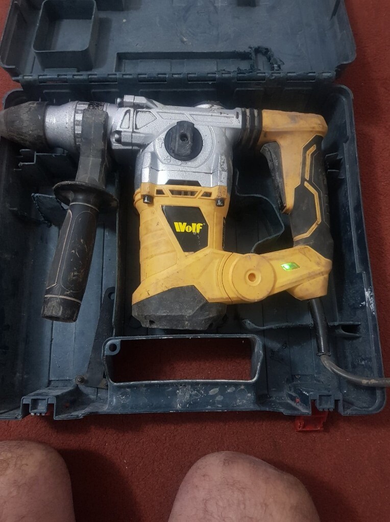 WOLF 1500W 240V SDS DRILL,.CASE 
